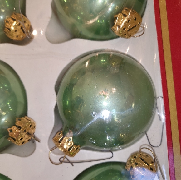 The Victoria Collection Box of Six Vintage Glass Ornaments - Picture 2 of 3